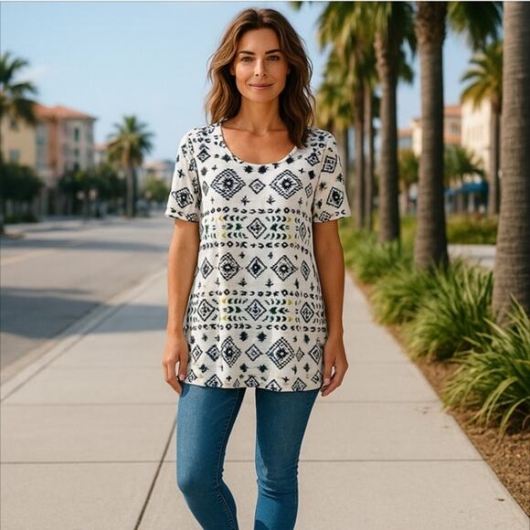 LulaRoe Simply Comfortable Top Size L - Picture 2 of 8